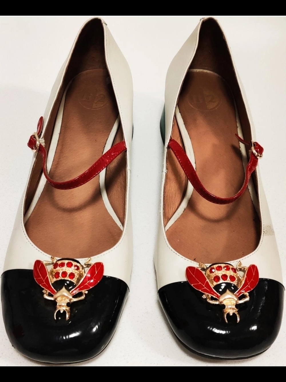 B2 Jitterbug Womens 9 Classic Leather Shoes Heels